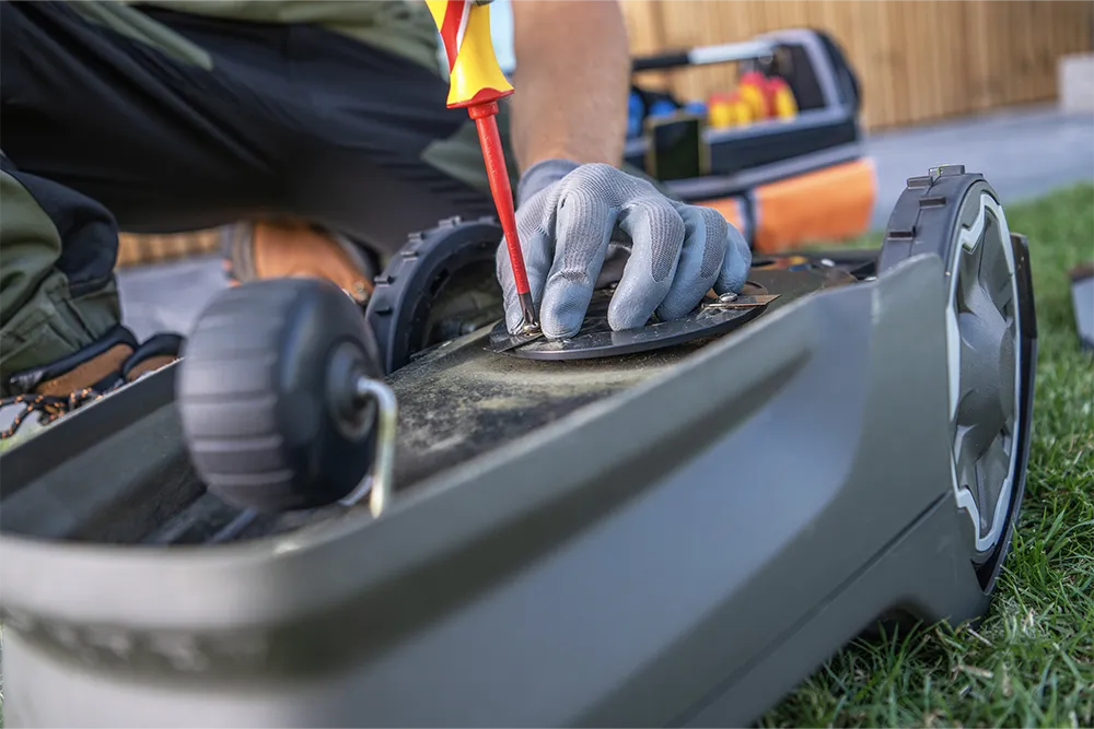 2.the main lawn mower deck types by material and construction